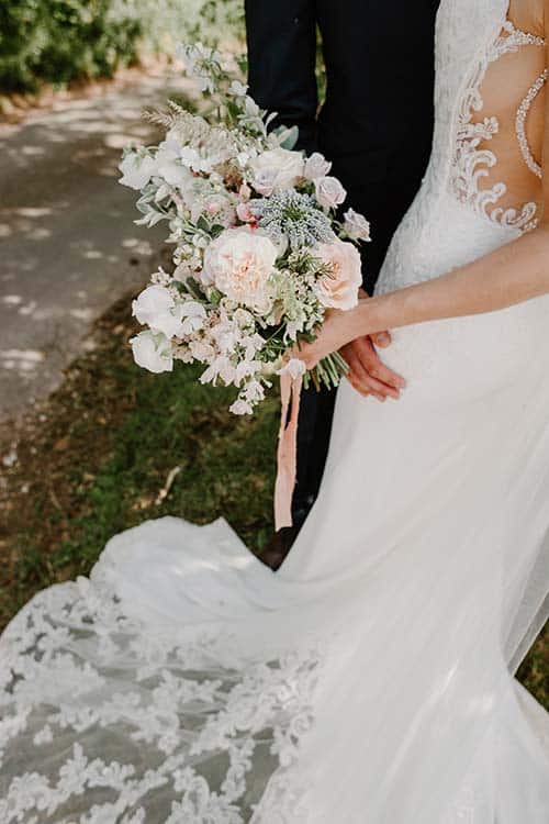 Brickhouse_Vineyard-Spring_wedding_flowers