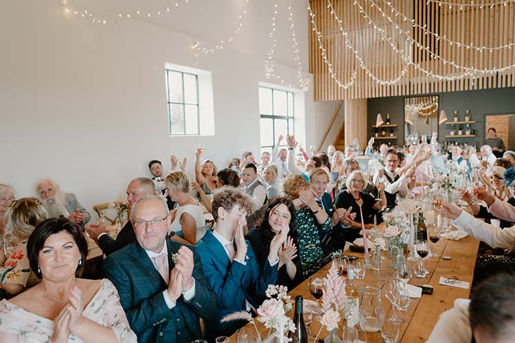 Spring_wedding_guests_seating