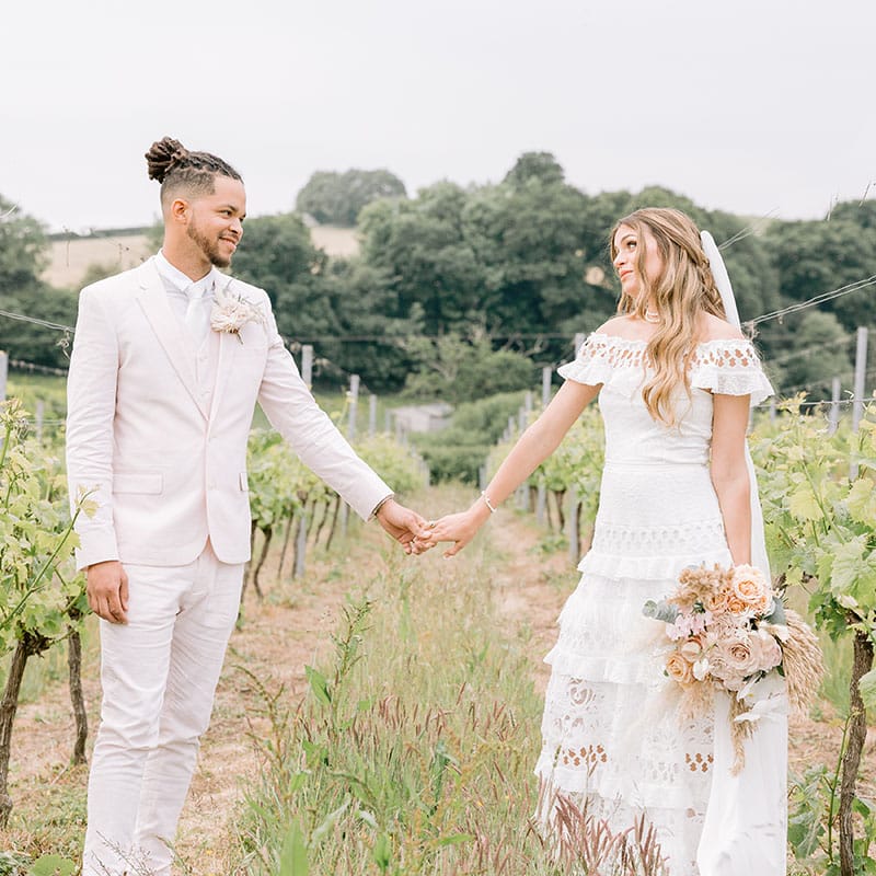 Vineyard_Wedding_Couple