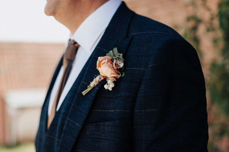 46-Micro-wedding-groom-buttonhole