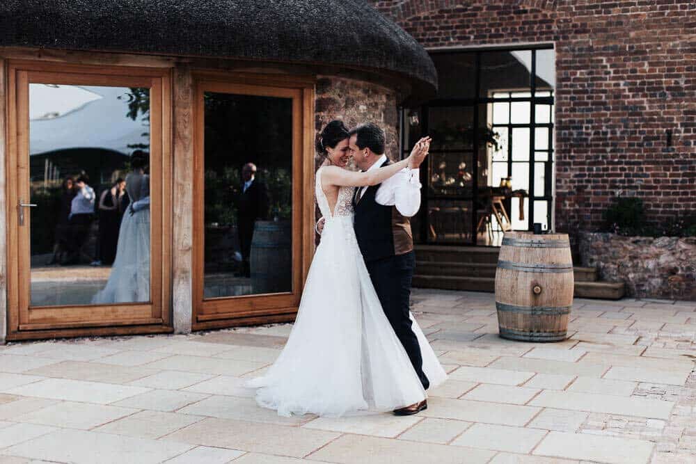 49-Micro-wedding-first-dance