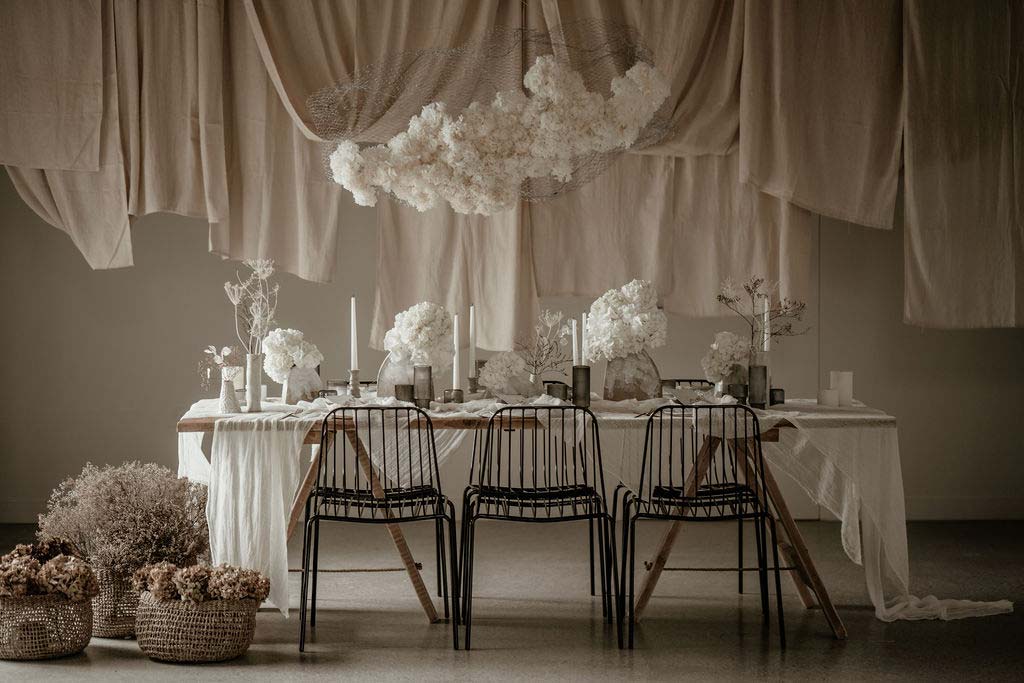 6-Contemporary-wedding-table-setting