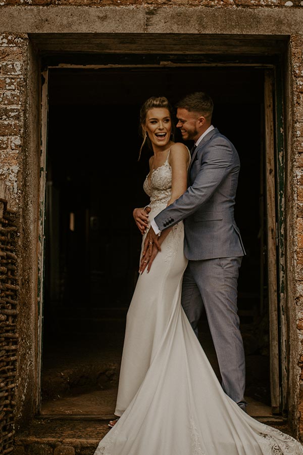 6-Rustic-Winter-Wedding-Couple