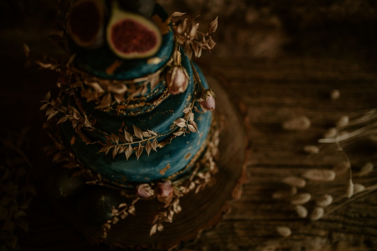 7-Winter-Wedding-Cake