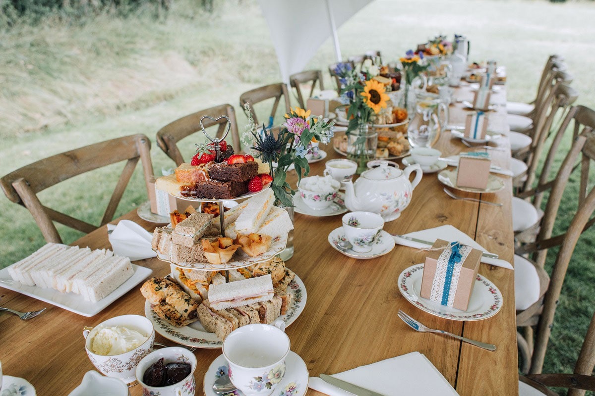 Rustic-wedding-banquet