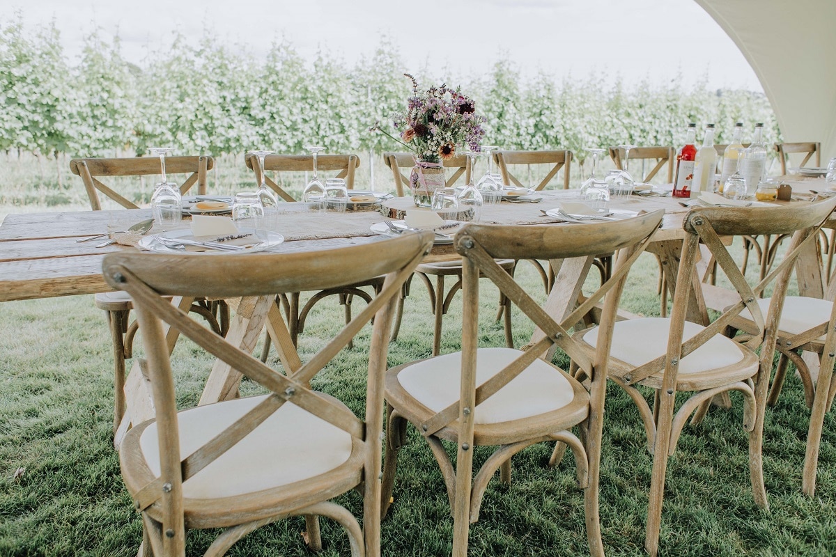 small_wedding_outdoor_setting