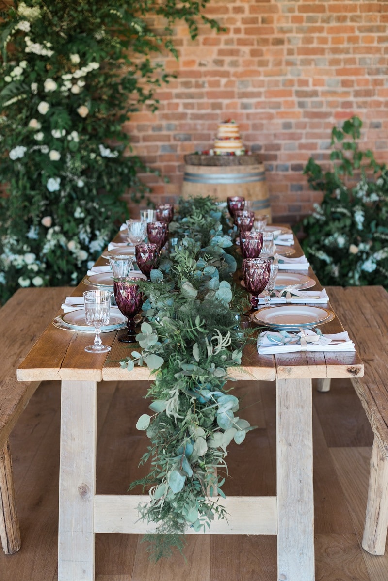 small_wedding_table_setting