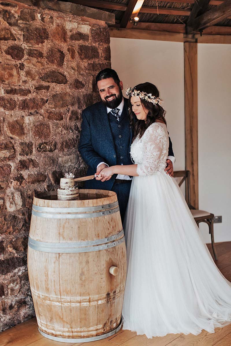 Elopement Cake Cutting