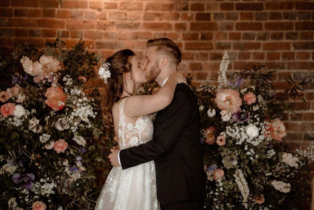 Elopement Wedding Kiss